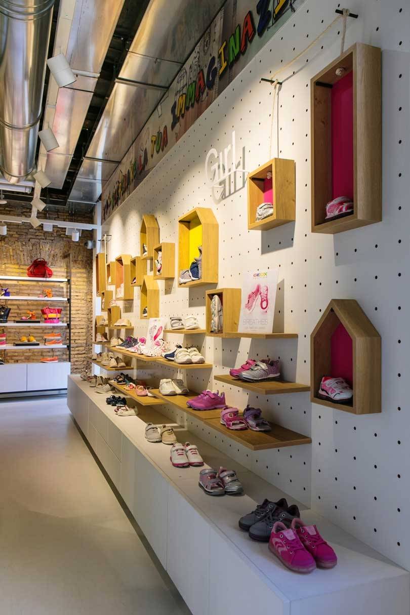 Geox ripensa i negozi con l'X store concept