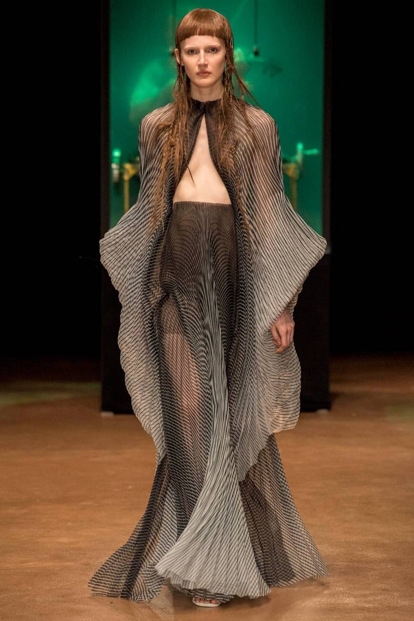 En image: le défilé de Iris van Herpen