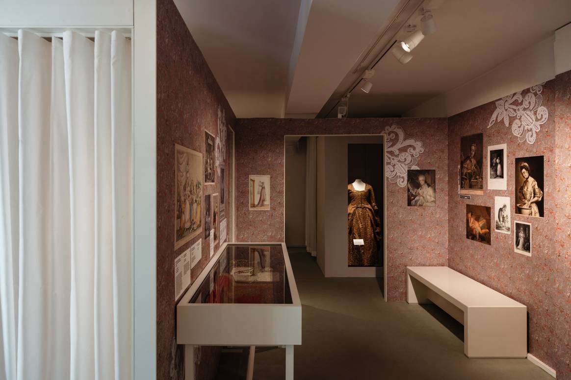 Rococo Rebbot! Exhibition