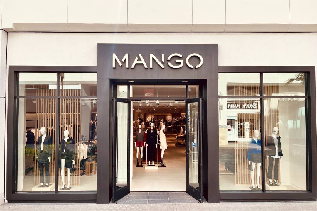 Mango store San Diego, US.