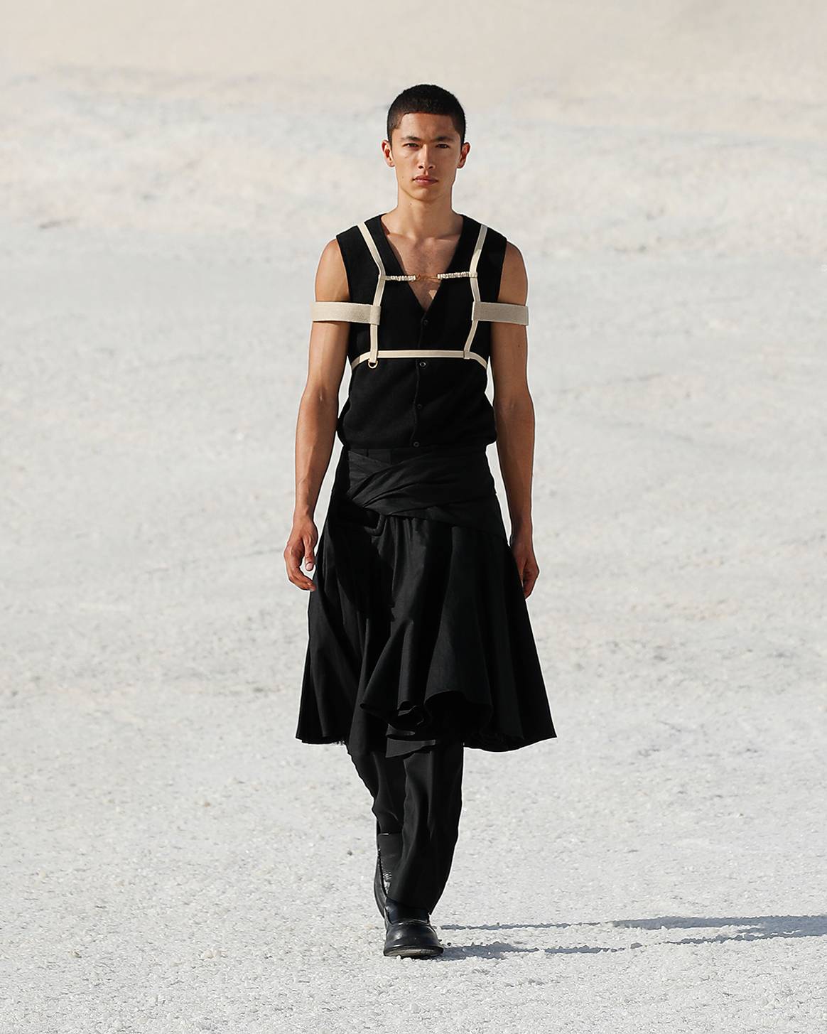 Photo Credits: Por cortesía de Jacquemus, desfile de presentación de la colección “Le Papier” y de la colección cápsula colaborativa junto a Nike.