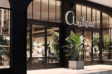 Aritzia Q2 sales hit by Covid-19 but online sales surge