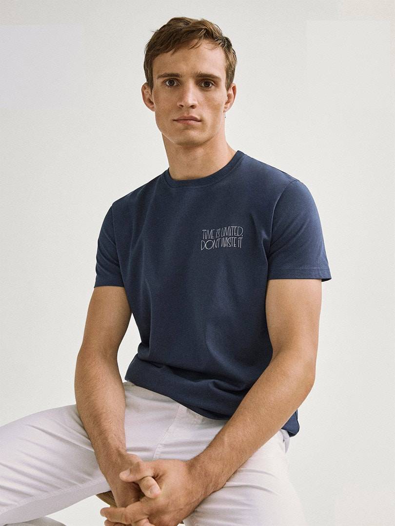 Con muy buena letra: Massimo Dutti lanza una colección sostenible junto al calígrafo José María Passalacqua