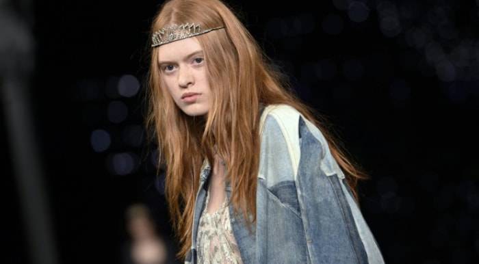 Esteban Cortázar presentó en París su moda para una mujer "fuerte y valiente"