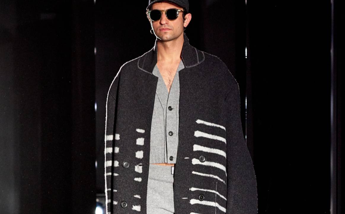 Louis-Gabriel Nouchi Fashion Week Paris Homme FW 21/22: le créateur qui fait vibrer les livres