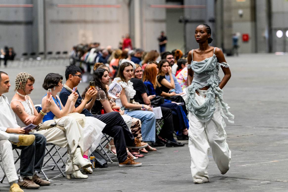 Enara Rodríguez' winning design, at the Polytechnic University of Madrid (CSDMM)´s fashion graduation show 2024.