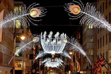 Bond Street celebrates festive season with spectacular illumination