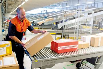 Tarieven PostNL gewijzigd: pakje versturen vanaf nu duurder in binnenland 