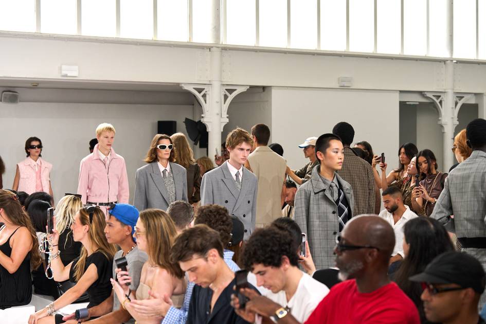 Zwischen-Hitzewelle-und-Zur-ckhaltung-Die-Menswear-Trends-aus-Paris