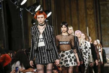 Fashion Week: Alexander Wang, rebelle et sexy pour un défilé dans une église