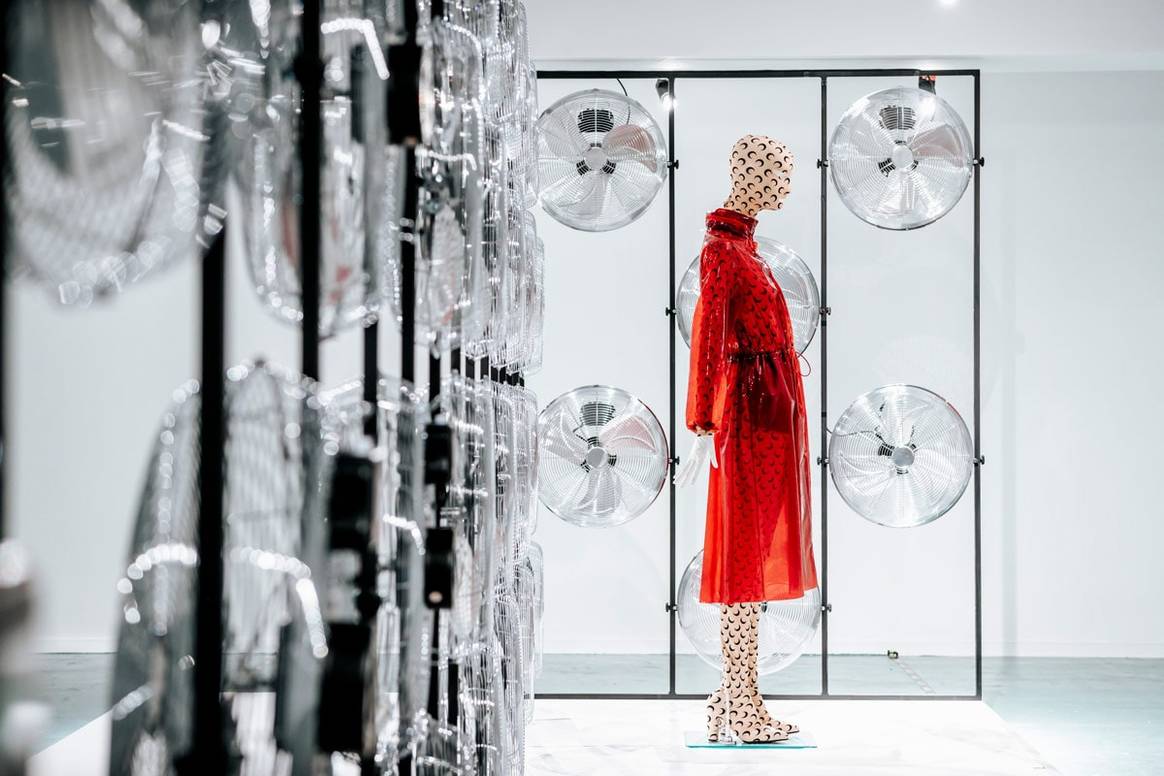 Expo Activewear in Modemuseum Hasselt legt kruisbestuiving sport en mode bloot