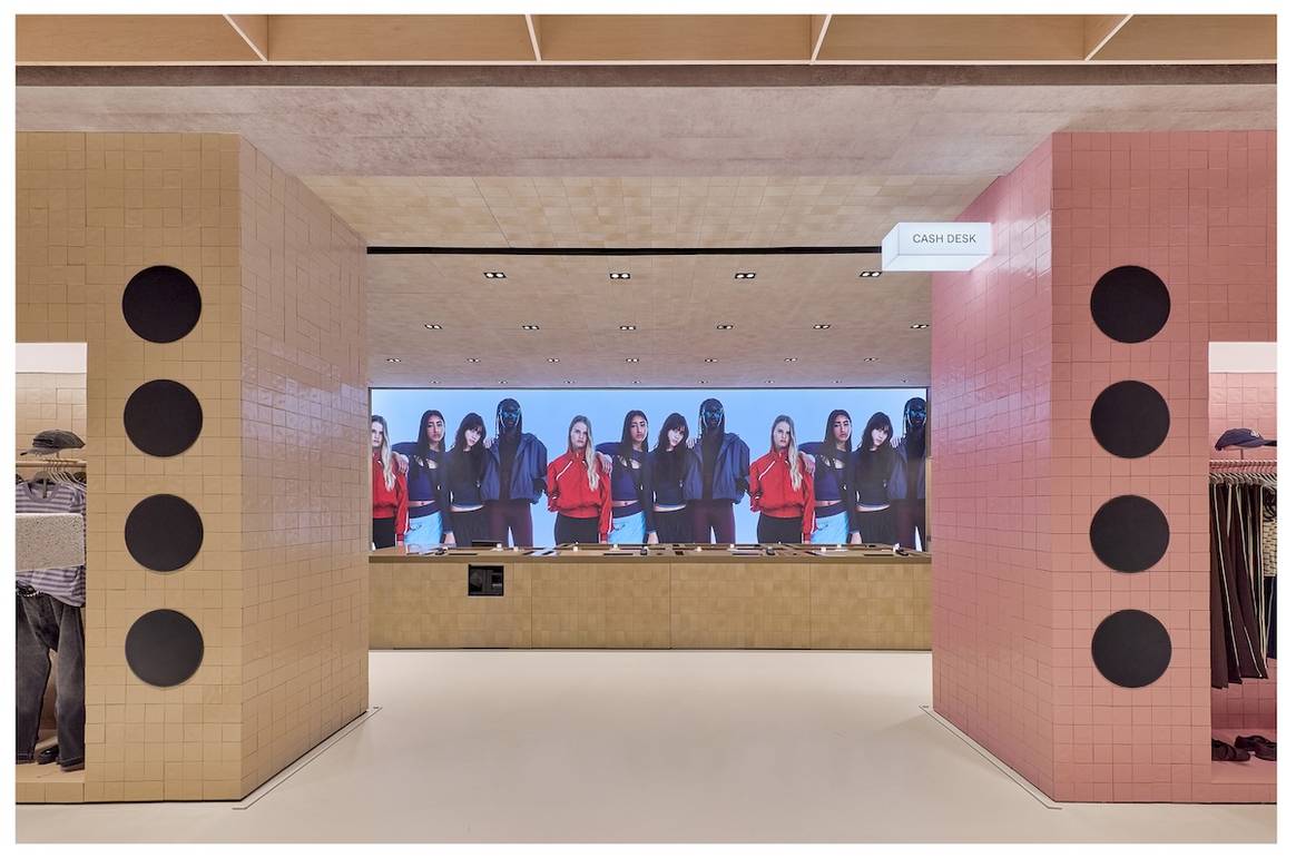 Tienda de Bershka en el centro comercial Aventura Mall de Miami, Florida (Estados Unidos).