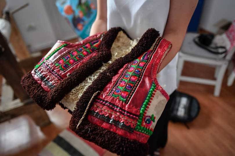 El chaleco que Dior "copió", un golpe de suerte para los artesanos rumanos