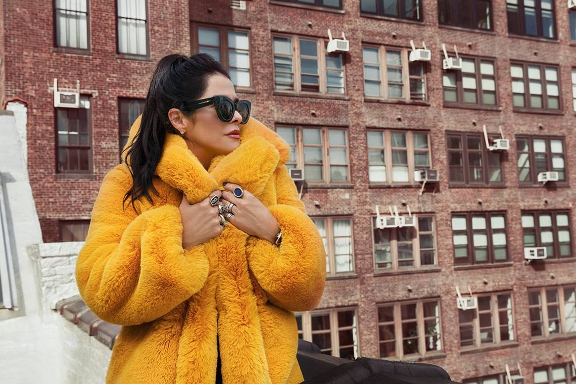 Martha Debayle estrena nueva colección de moda