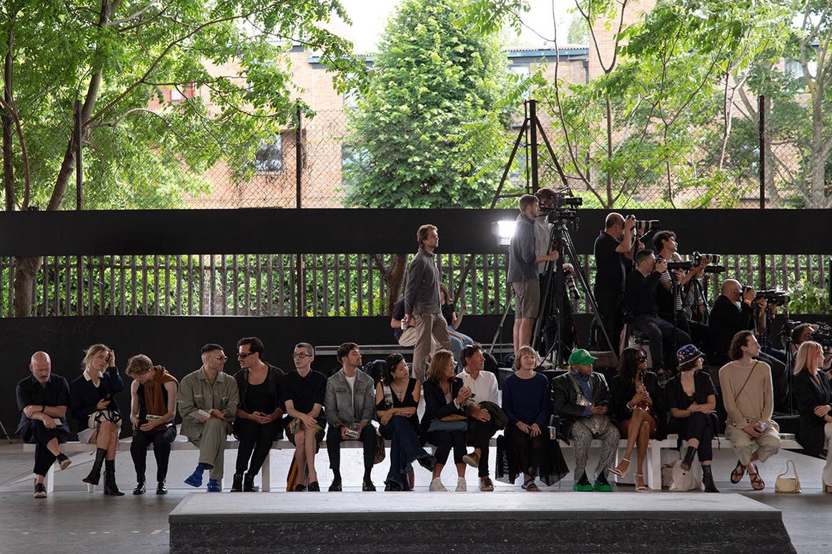 Photo Credits: Carlota Barrera, desfile en London Fashion Week de la colección “Asere, qué bolá” para la temporada Primavera/Verano SS23.