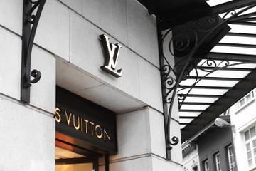 LVMH adelanta una caída de hasta un 20 por ciento de sus ingresos