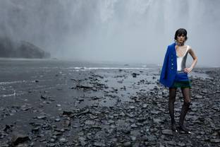 Anthony Vaccarello bouscule les codes bourgeois de Saint Laurent