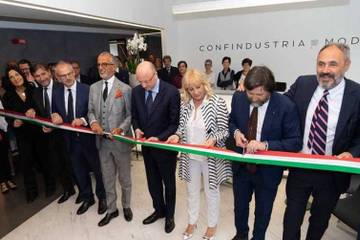 Confindustria moda sigla protocollo con sindacati per la ripartenza, ma manca la data