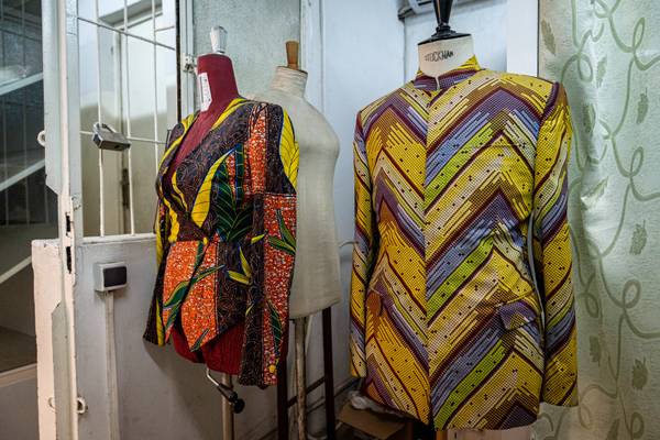 "Abbasso l'abito": il ritorno della giacca dell'era Mobutu