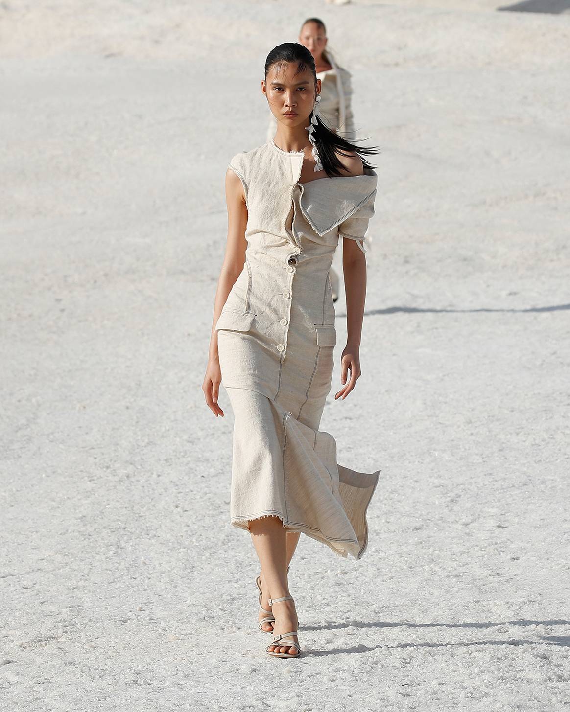 Photo Credits: Por cortesía de Jacquemus, desfile de presentación de la colección “Le Papier” y de la colección cápsula colaborativa junto a Nike.