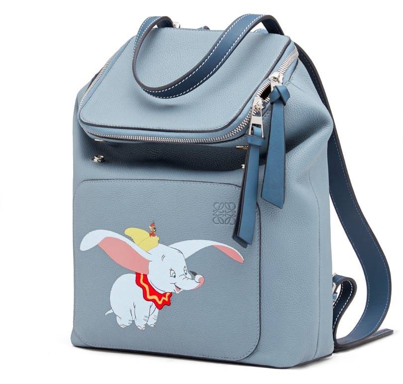 Loewe se rinde a los encantos de Dumbo con una colección cápsula