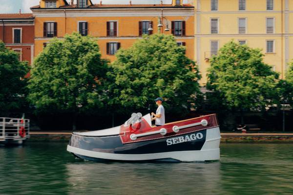 Sebago compie 80 anni e li festeggia con un boat tour e una capsule collection