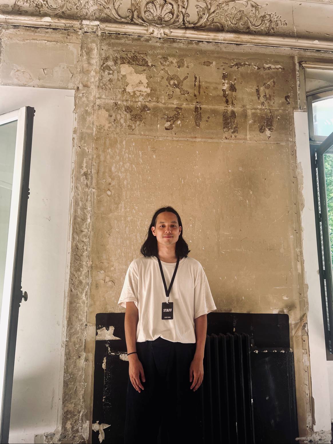 Hiroki Osuka, responsable textile Ziggy Chen, en backstage du défilé SS26