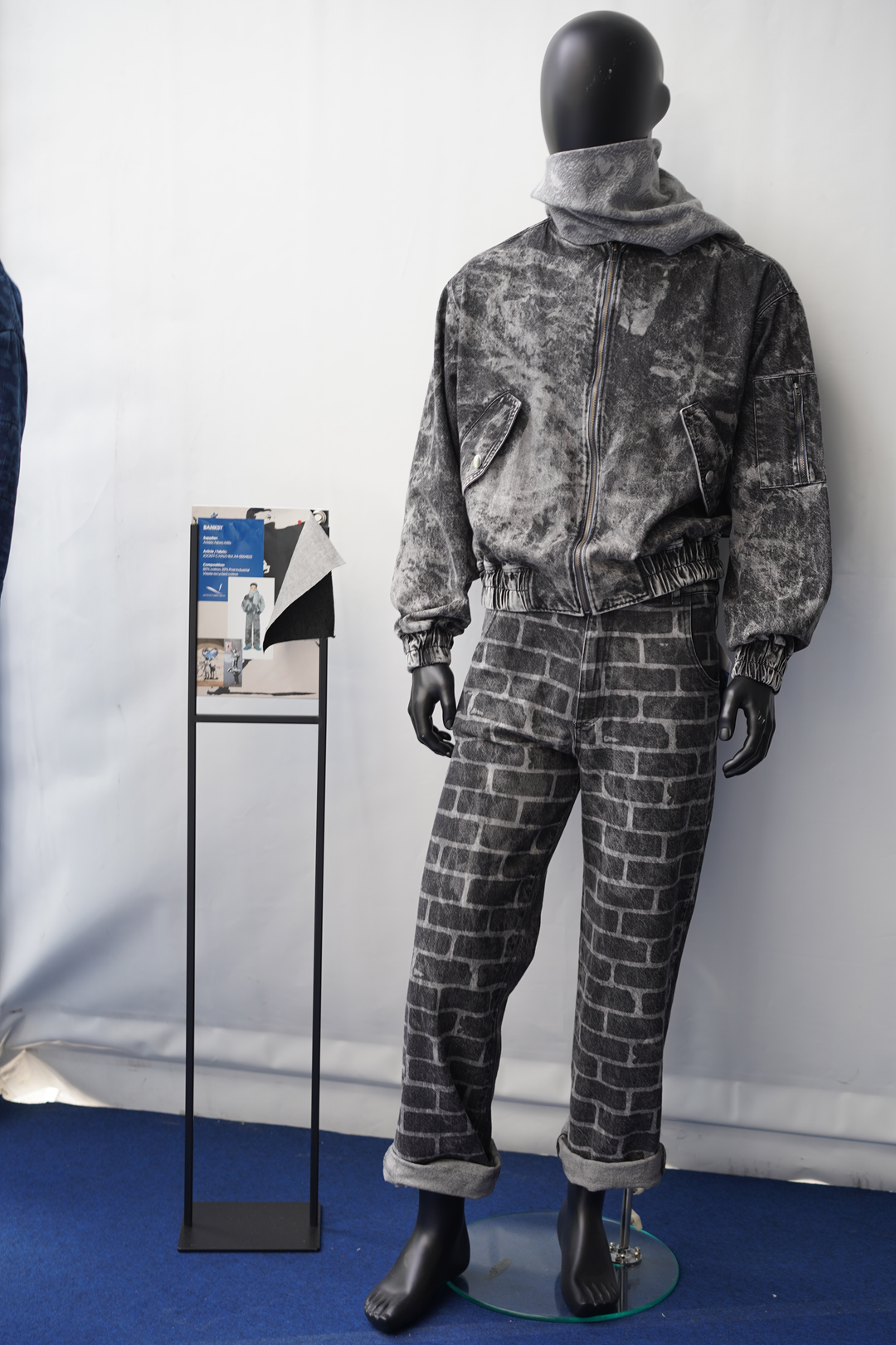 Artistic Fabric Mills koos Banksy als muze uit.