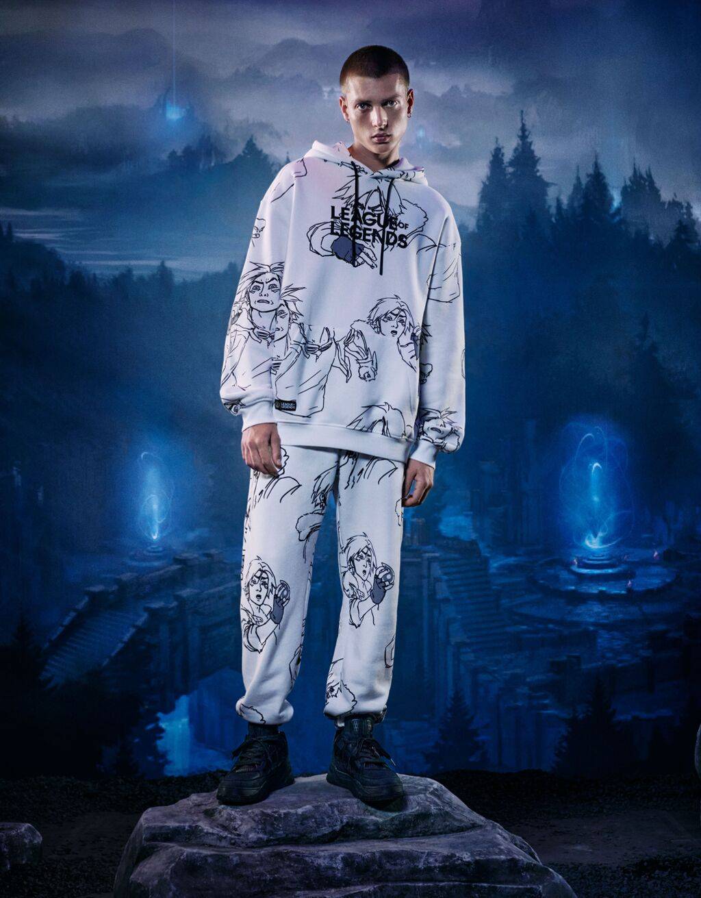 Photo Credits: League of Legends x Bershka. Bershka, página oficial.