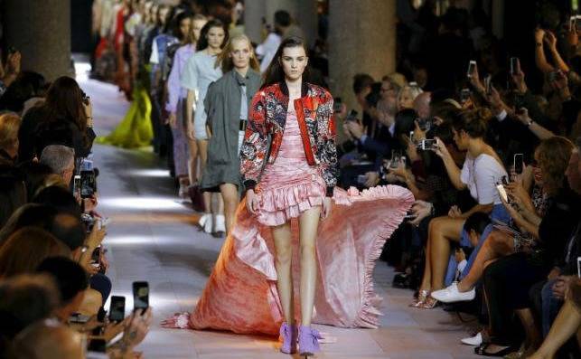 El verano rejuvenece la Semana de la Moda de Milán