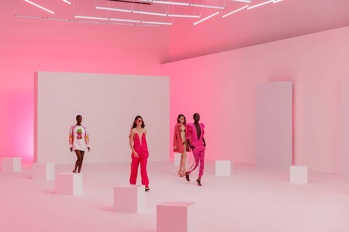 Photo Credits: Custo Barcelona, colección “I trust me” Primavera/Verano de 2022 SS22.
