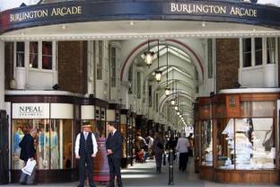 Ha riaperto a Londra la Burlington arcade