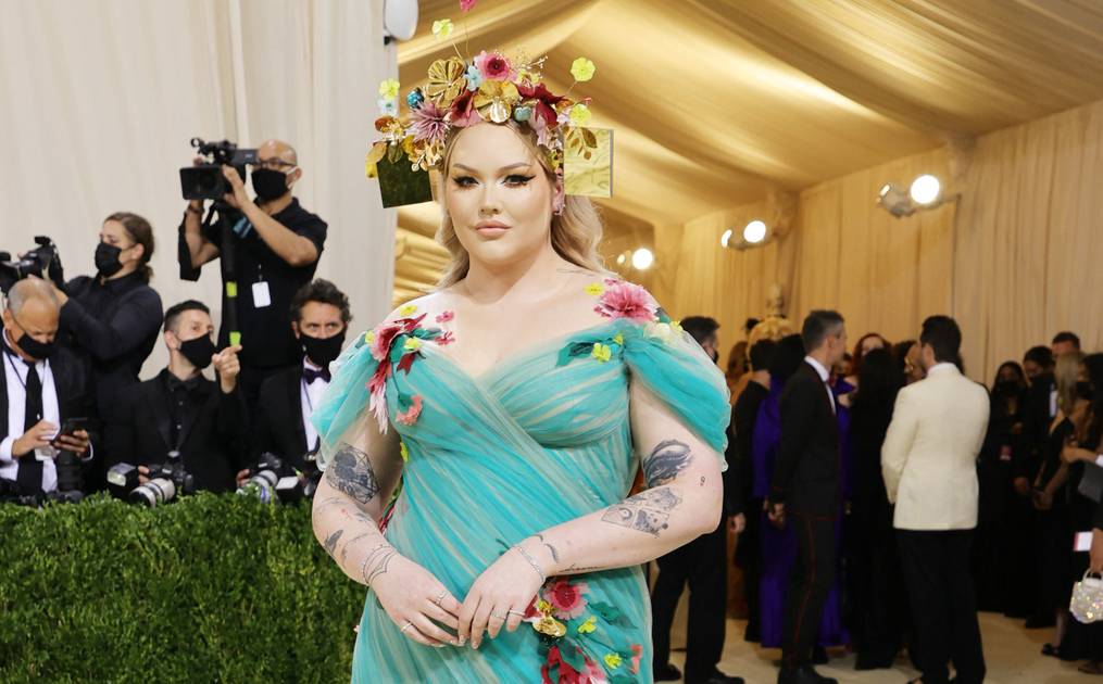 Gespot op het Met Gala: Nikkie de Jager in Edwin Oudshoorn