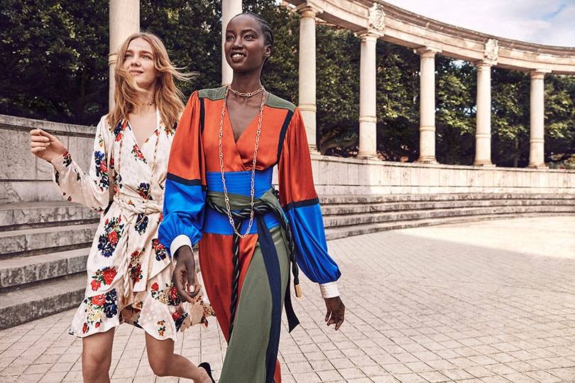Tory Burch : Walk to Walk, sa nouvelle campagne pour les femmes