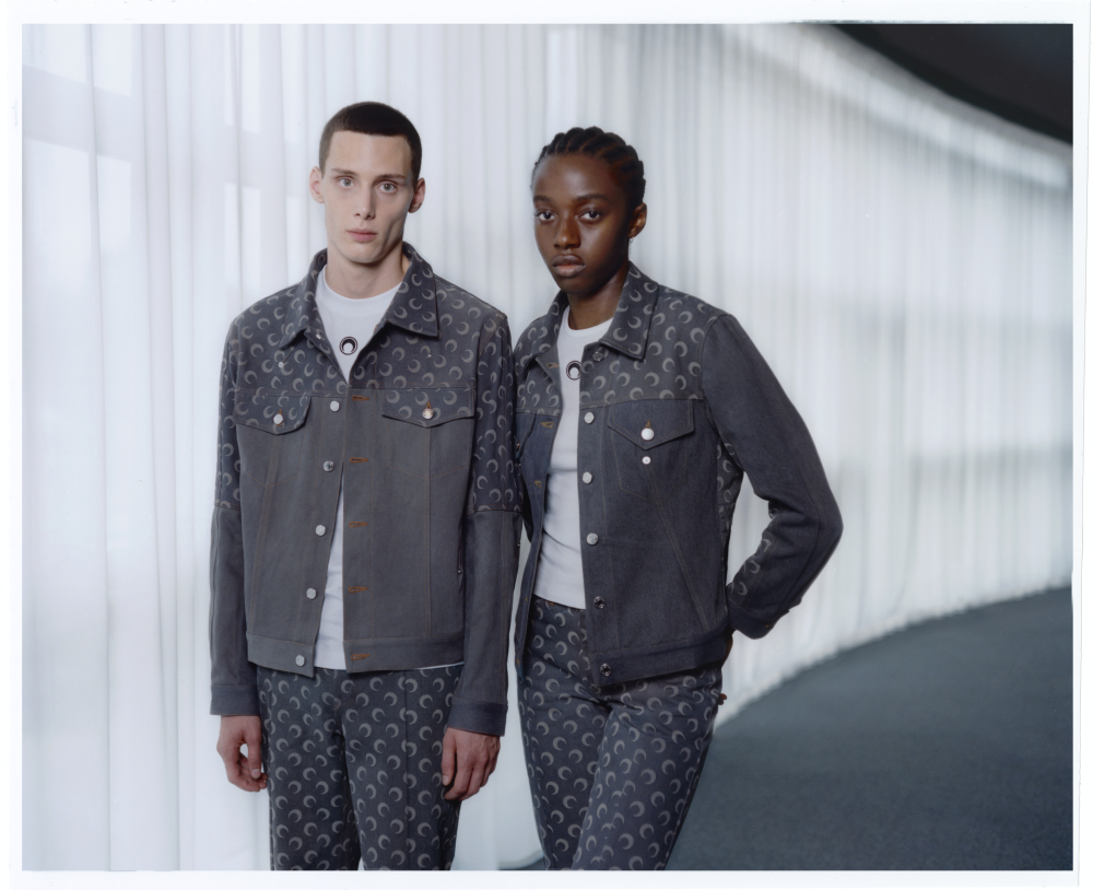 Stylist Adrian Bernal für Grand Palais Immersif x Marine Serre 2022. Fotograf: Jaime Cabrera Huidobro