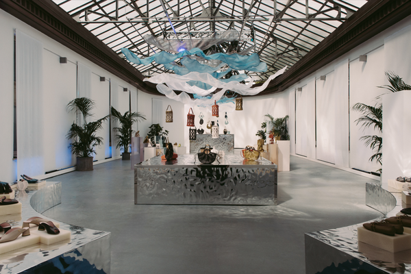 Coccinelle presenta la collezione ispirata al mare