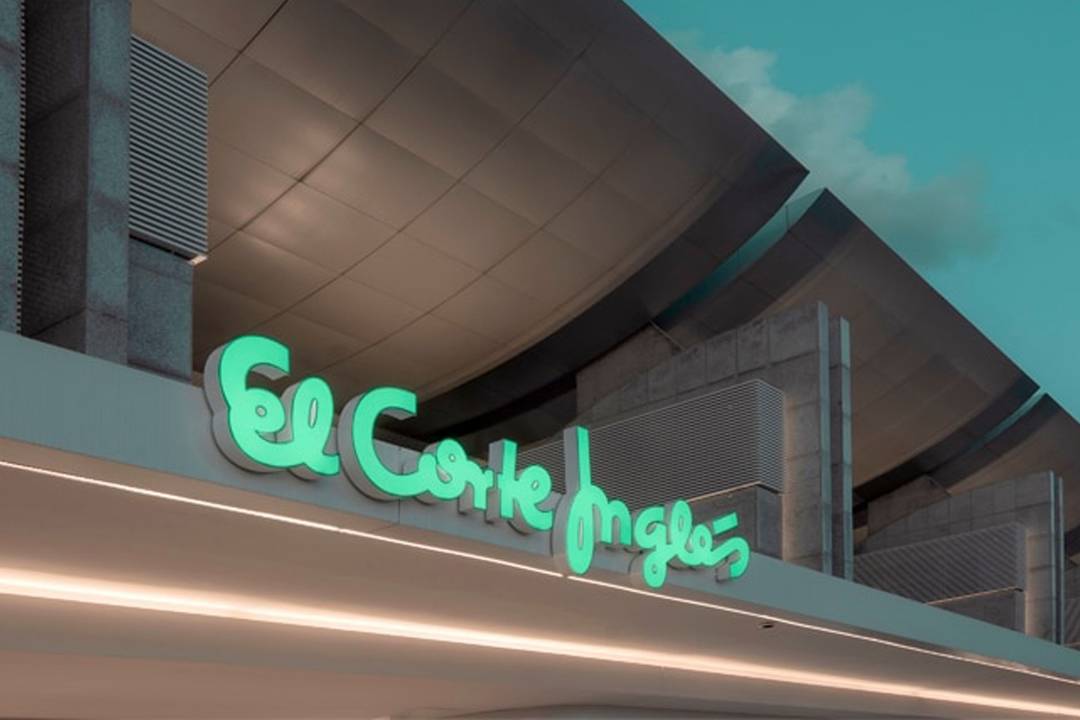 Exterior de uno de los centros comerciales de El Corte Inglés.