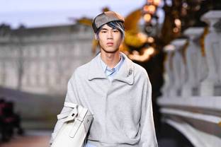 Dior представил коллаборацию с Birkenstock в Париже
