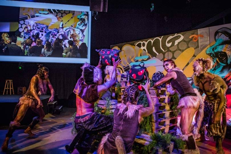 Kipling deelt voorproef van zijn nieuwe merkrichting