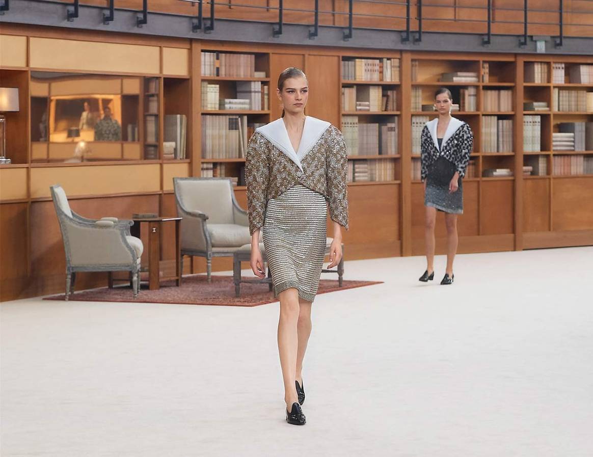 Así fue (en detalle) el primer desfile para Chanel de Virginie Viard