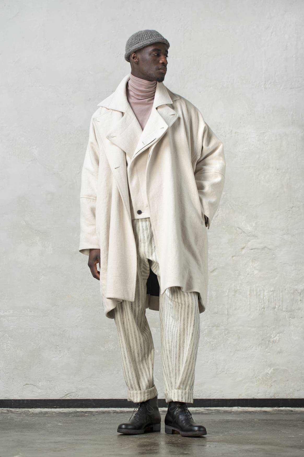 Jan-Jan van Essche FW22. Beeld via Catwalkpictures.