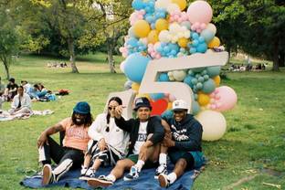 Kids of Immigrants celebra su quinto aniversario en una colección con Vans