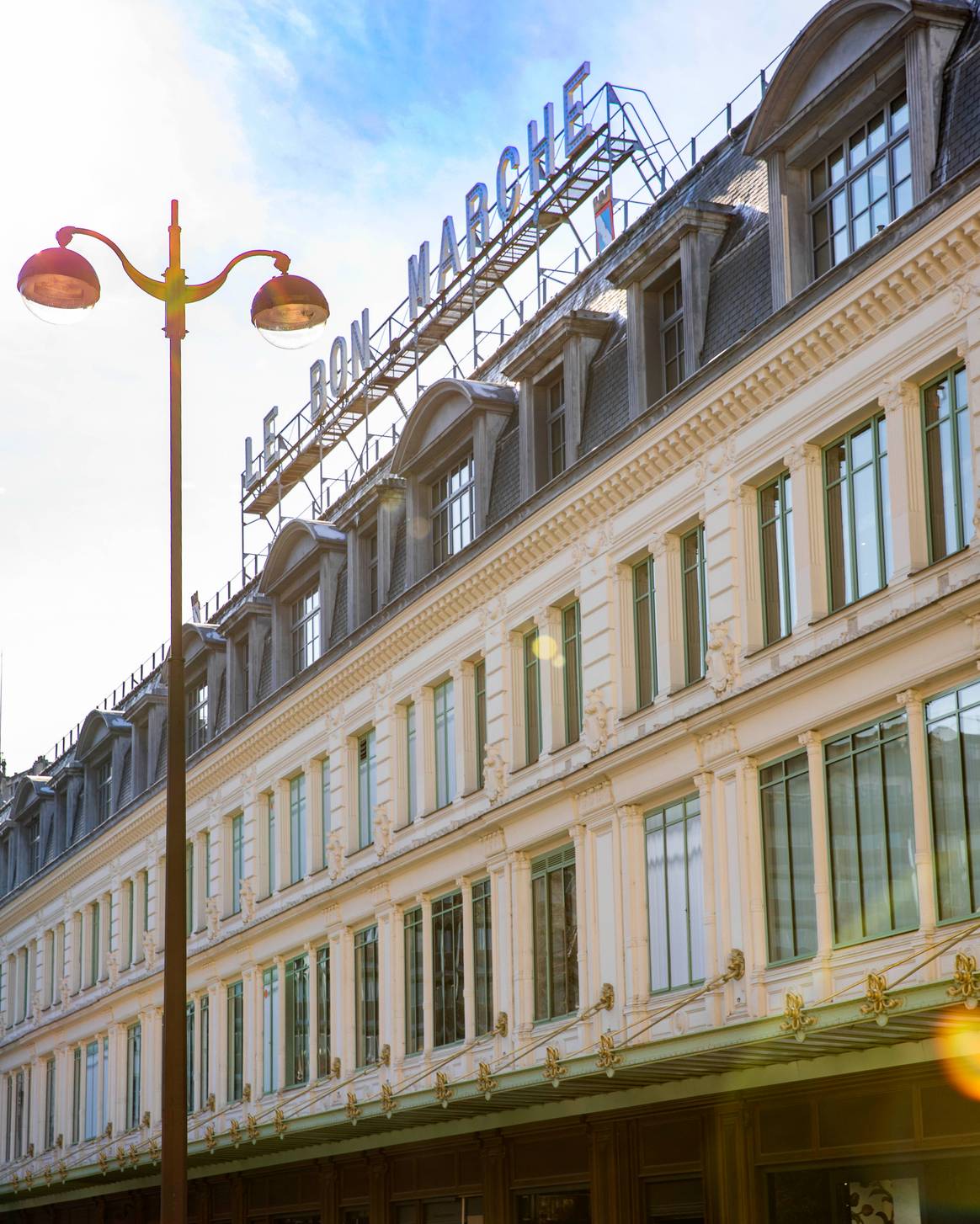 Aquazzura inaugure un shop-in-shop au Bon Marché.