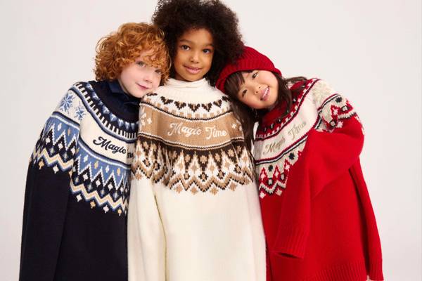 Natale 2025: OVS e Save the Children anche quest’anno insieme per il Christmas Jumper Day