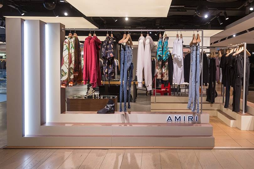 En images : Amiri inaugure un pop up au Printemps de l’Homme