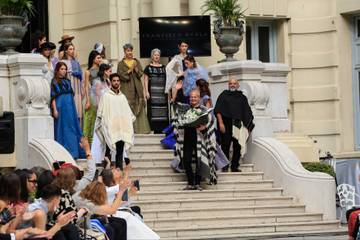 Con lo artesanal y el arte textil como protagonistas, Francisco Ayala presentó su nueva propuesta