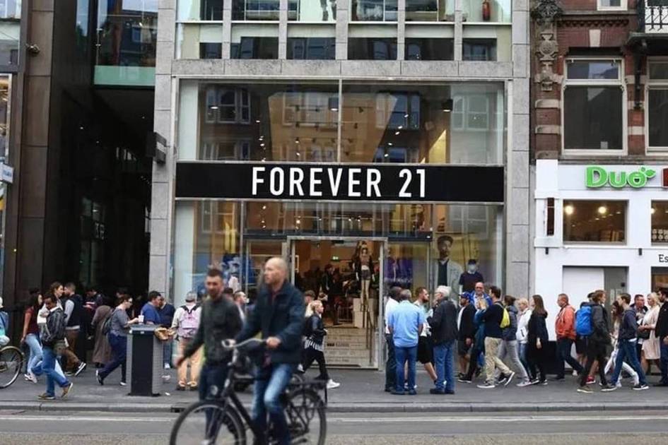 Forever-21-soll-im-Zuge-einer-zweiten-Insolvenz-200-Gesch-fte-schlie-en