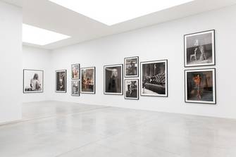 La Fundación de Marta Ortega extiende su programación a verano con una exposición de David Bailey
