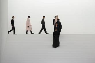 Kim Jones lleva a Dior Hombre de vuelta al minimalismo