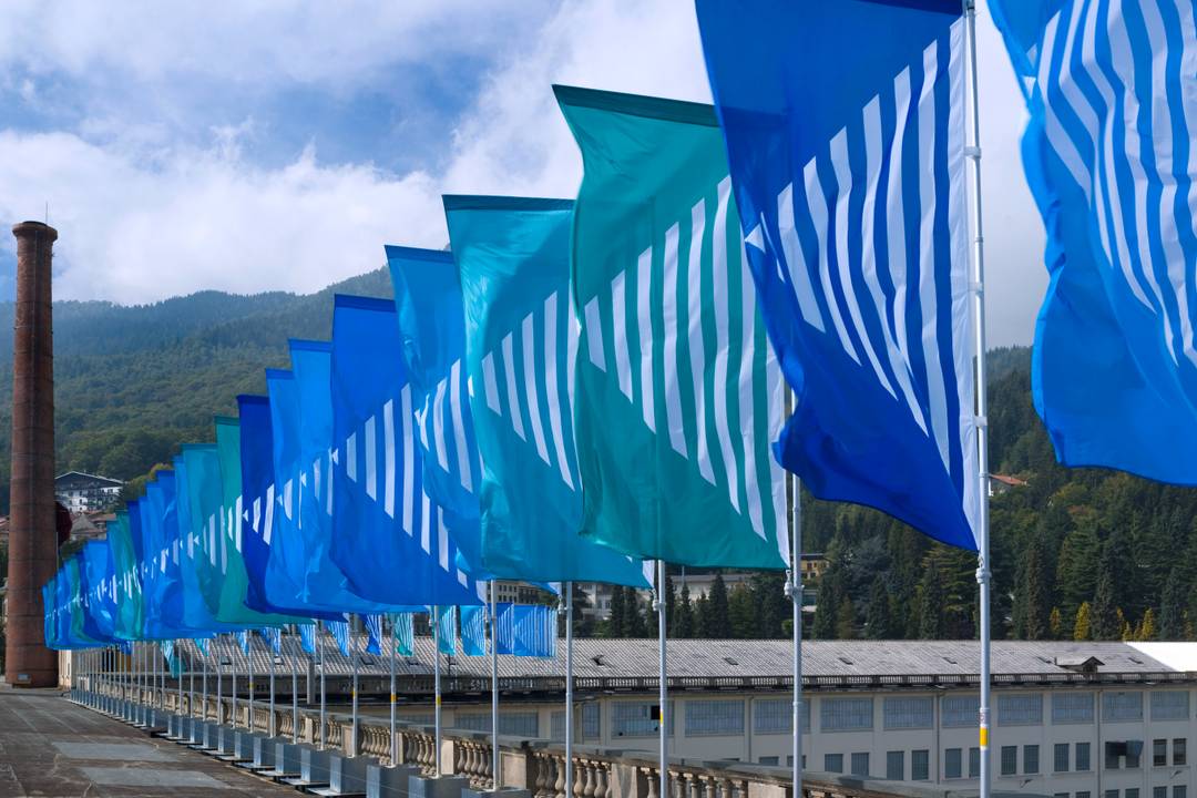 Le banderuole colorate, work in situ, Trivero, 2007,  Daniel Buren